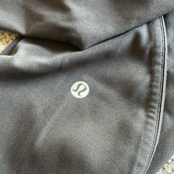 LIKE NEW LULULEMON Leggings! - Picture 7 of 11